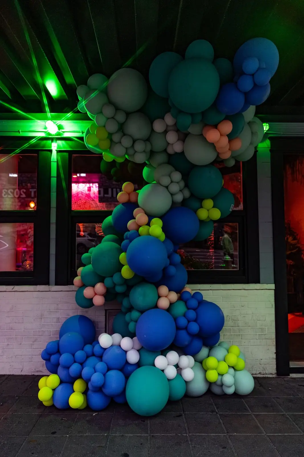 Balloon installation at the entrance